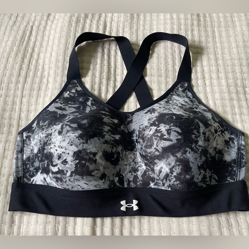 Under Armour Women's Marble Pattern Sports Bra